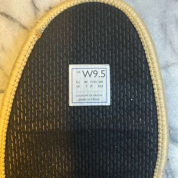 Green Slip-on Sneakers - Rothys - Size 9.5 - Picture 4 of 5